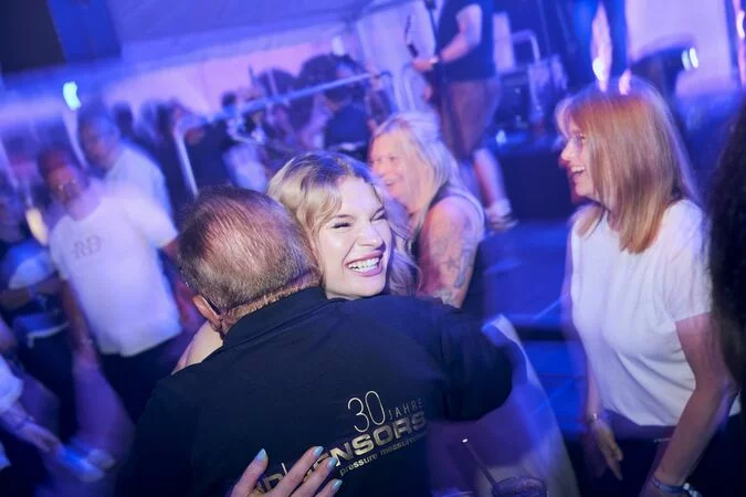 csm_BD_Sensors_30_Jahre_Jubilaeum_03_Festzelt_Party_3241_f6825597ba csm_BD_Sensors_30_Jahre_Jubilaeum_03_Festzelt_Party_3241_f6825597ba